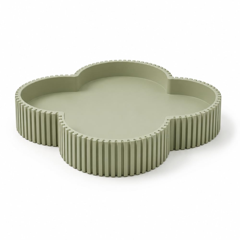 Green clover ribbed decorative tray, front view on white background